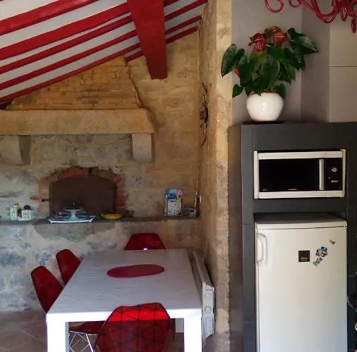 Feriehus Pigeonnier-four A Pain Cazals (Lot)